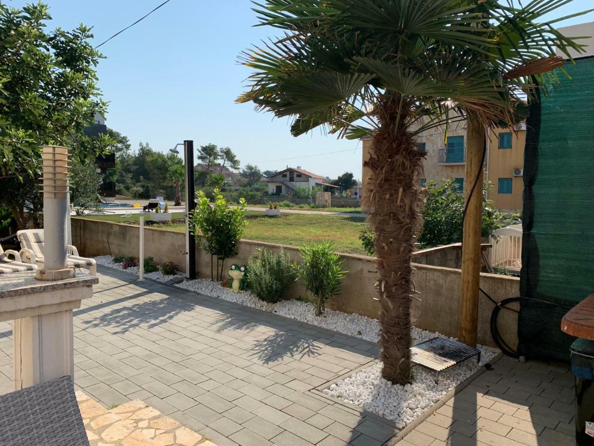 Apartman Petra 2 Vir Exterior photo